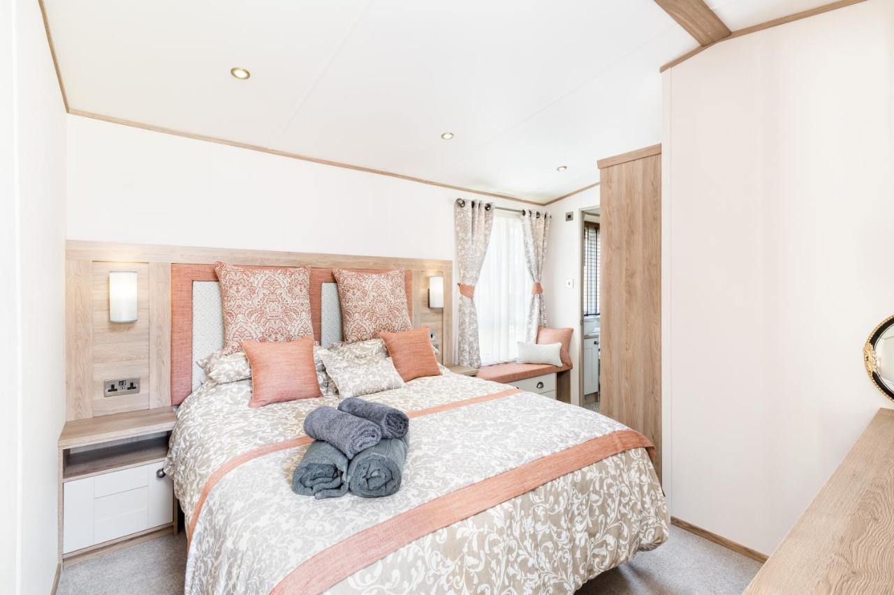 Clearwater Villa South Cerney Exterior foto