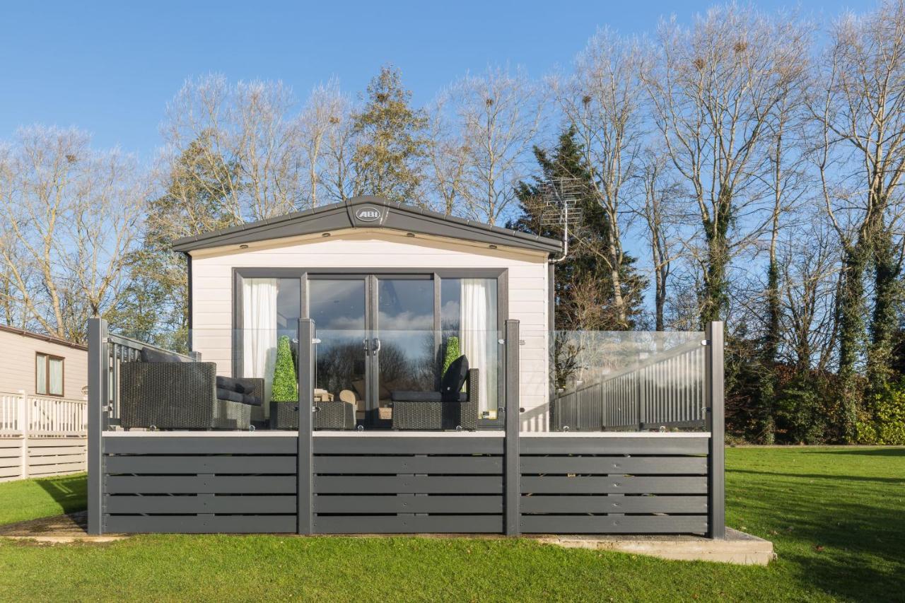 Clearwater Villa South Cerney Exterior foto