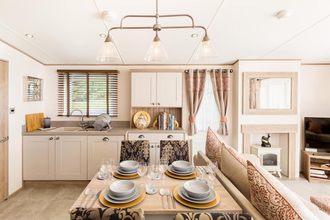 Clearwater Villa South Cerney Exterior foto