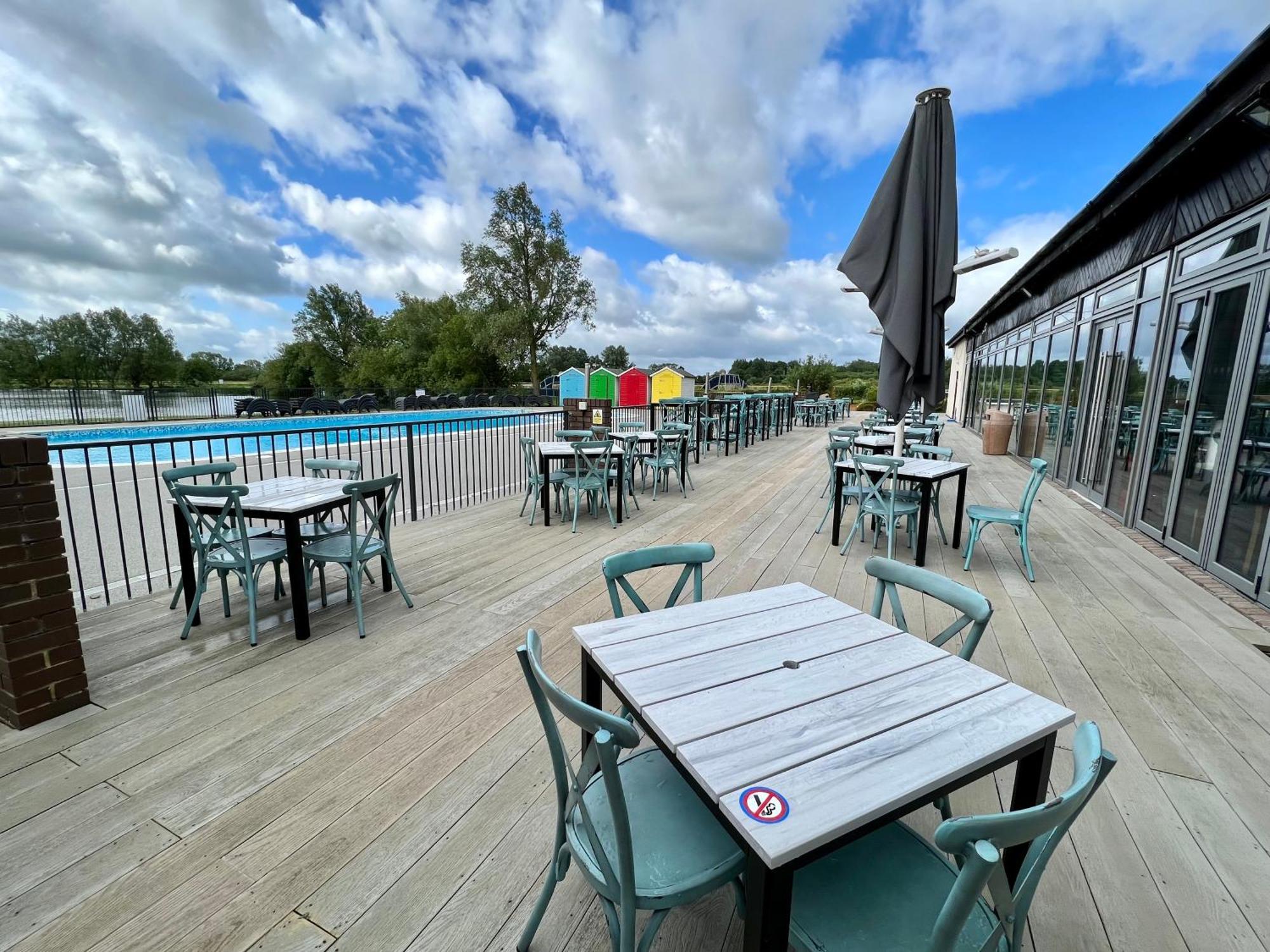 Clearwater Villa South Cerney Exterior foto